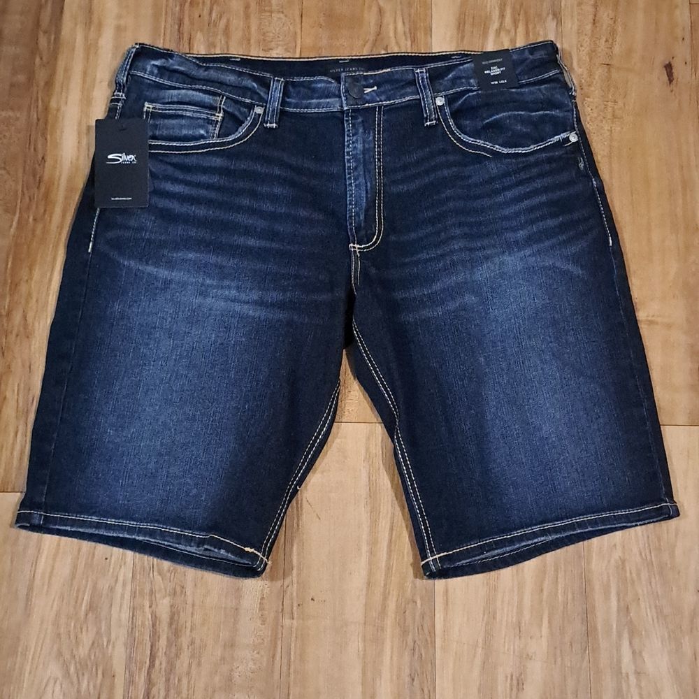 NWT Silver jeans "ZAC"  Shorts